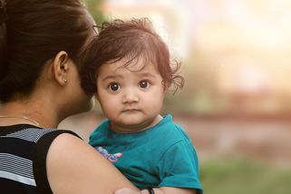 Svobodné matky chtějí valorizovat výživné, dva až tři tisíce na dítě je málo - Seznam Zprávy